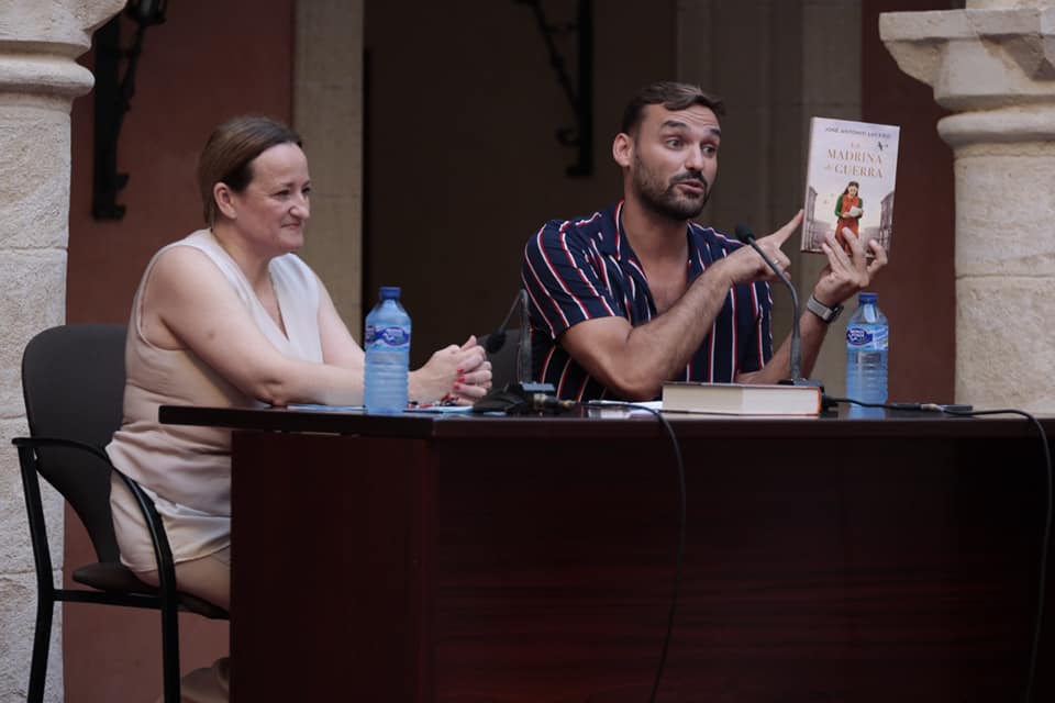 220708 libro la madrina de guerra
