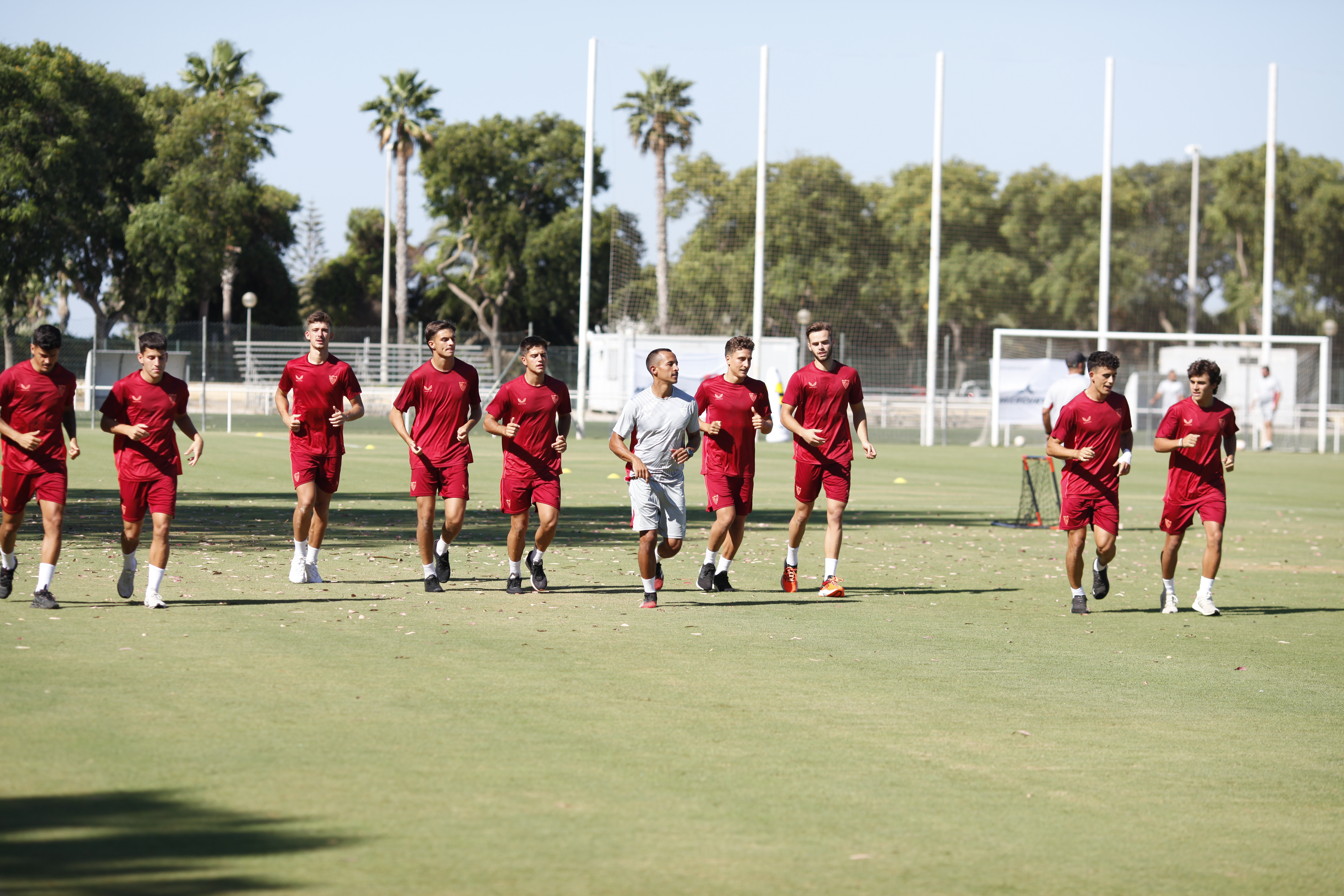 220830 entrenamientos Sevilla en Costa Ballena