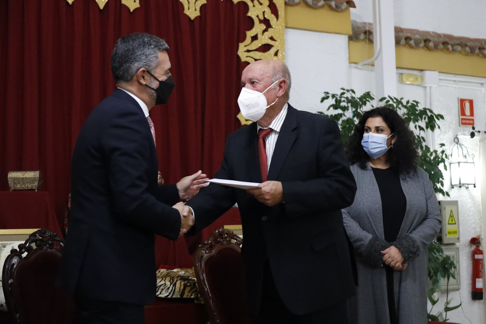 221121 cena reyes magos entrega de donativo a Caritas