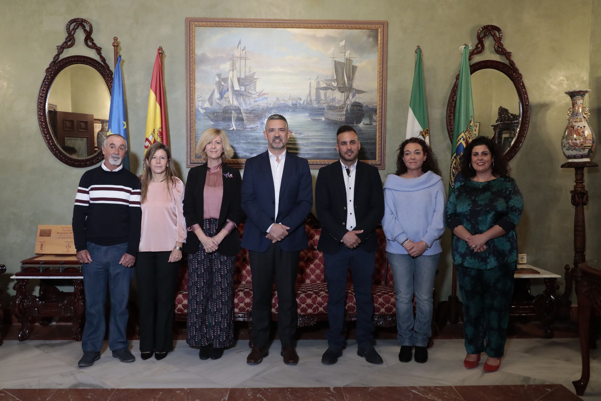 221130 Recepción oficial del alcalde de Rota a los protagonistas de la Cabalgata de Reyes de esta Navidad