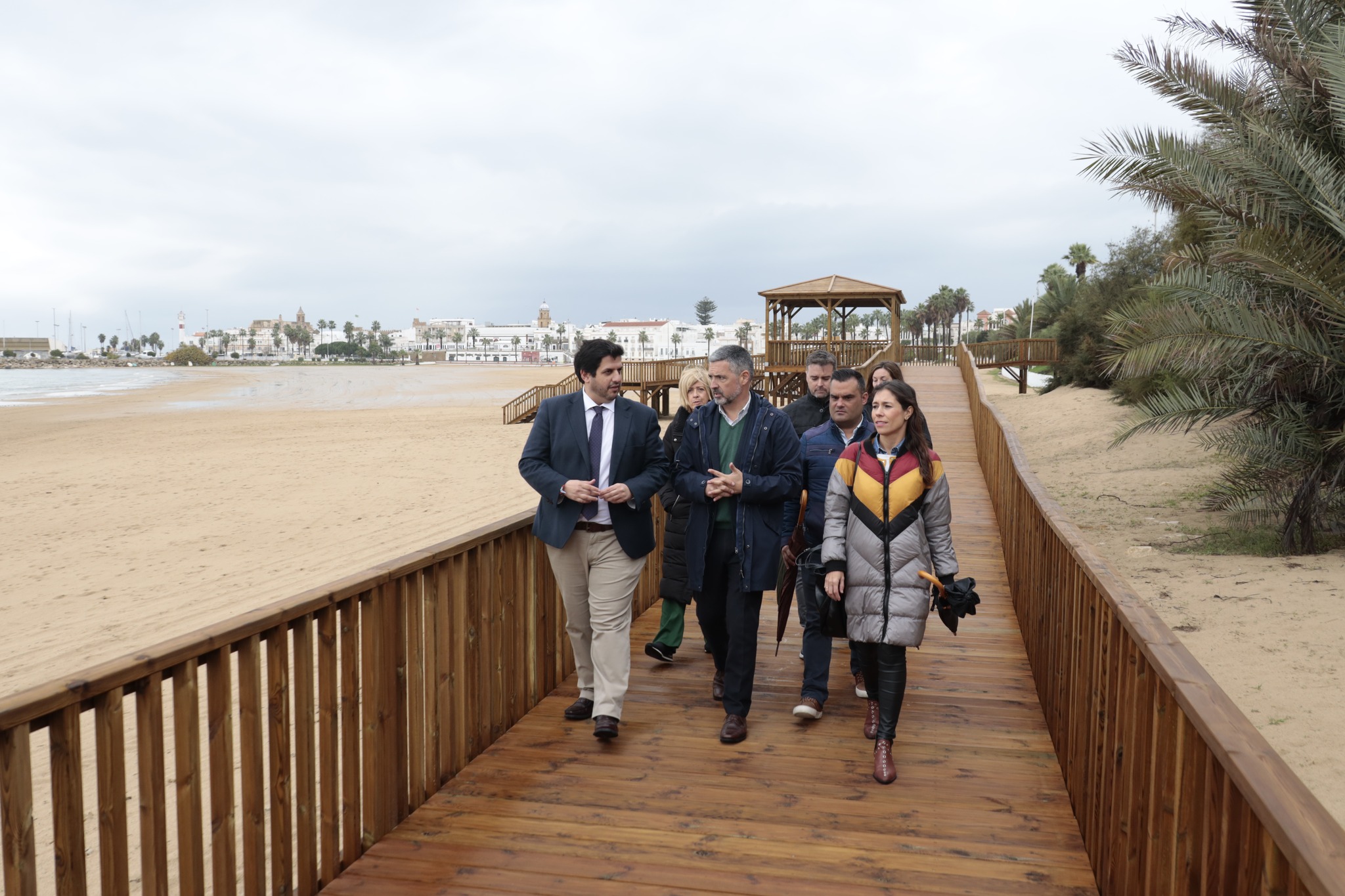 221207 En esta mañana de lunes el alcalde de Rota José Javier Ruiz Arana ha visitado junto con el delegado territorial de Turismo Cultura y Deportes de Cádiz Jorge Vázquez
