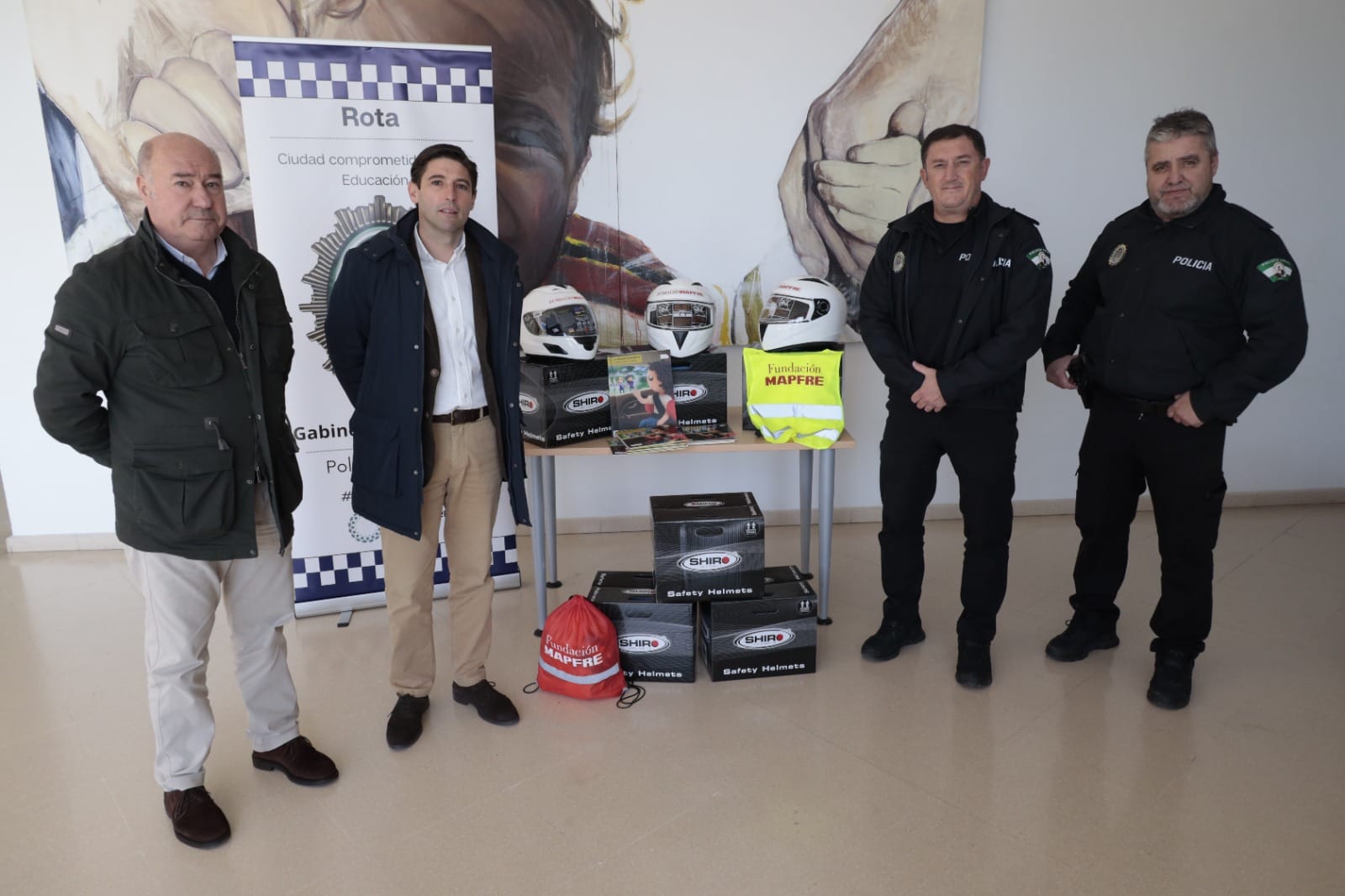 230127 cascos policía