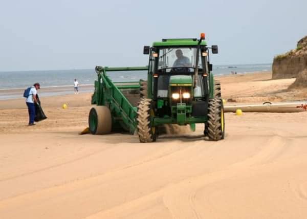 240802 bolsa emergencia trabajador playa