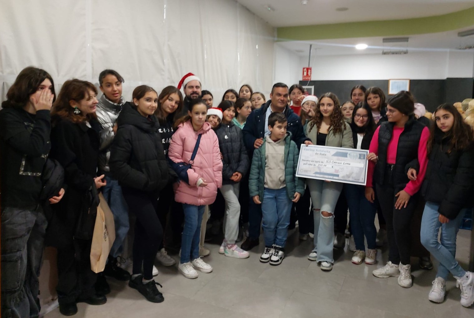 241220 donacin Cocina Solidaria IES Castillo de Luna 12